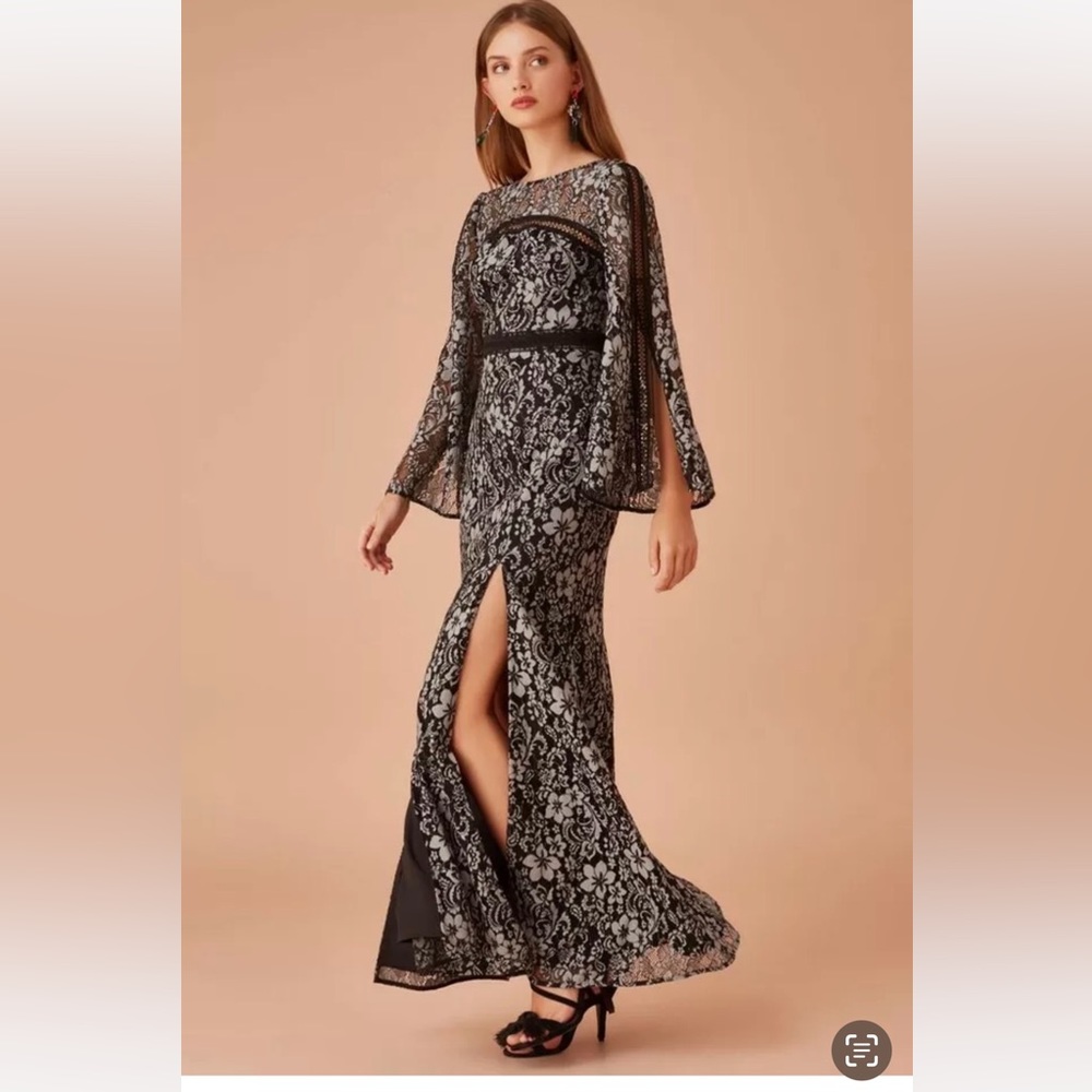 Keepsake -Holder Lace Dress Size S/USA 4